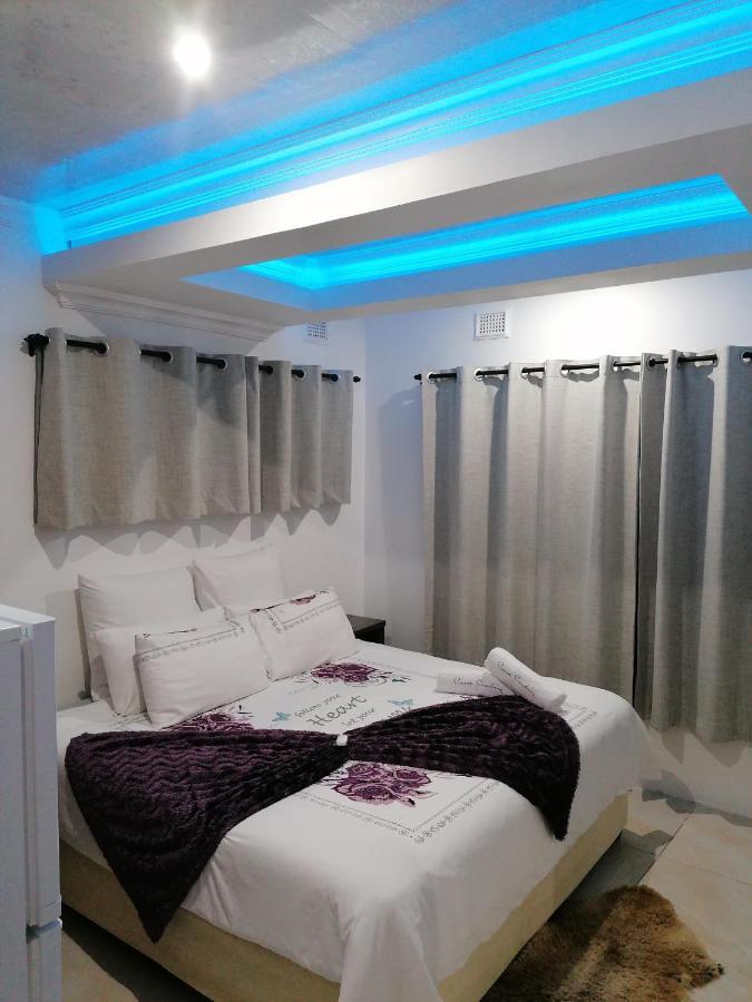 The Whitehouse Hotel Port Shepstone Esterno foto