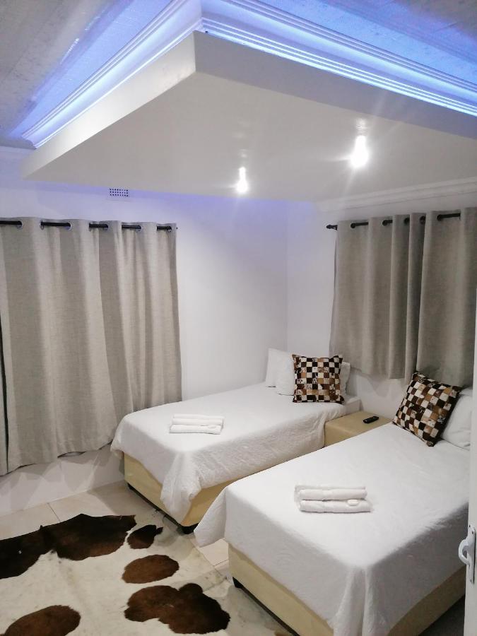 The Whitehouse Hotel Port Shepstone Esterno foto