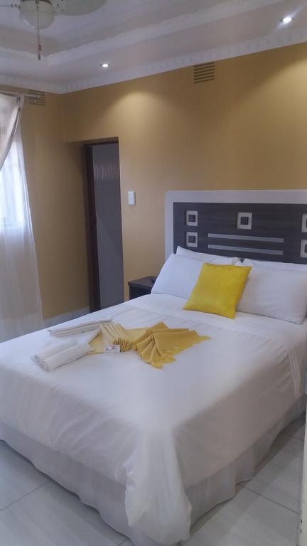 The Whitehouse Hotel Port Shepstone Esterno foto