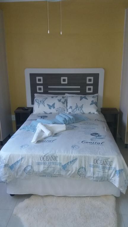 The Whitehouse Hotel Port Shepstone Esterno foto