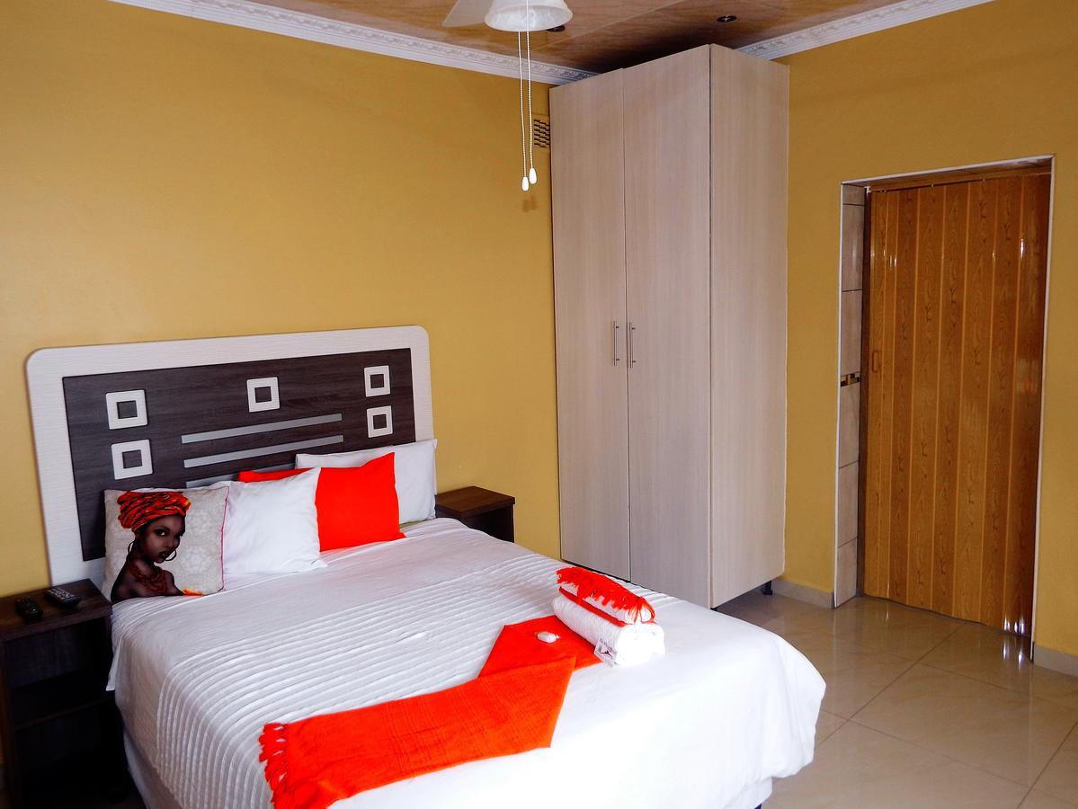 The Whitehouse Hotel Port Shepstone Esterno foto